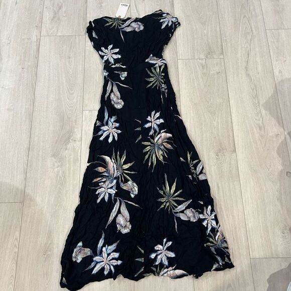 Roxy Black Tropical Ubud Walk
Short Sleeve Cut Out Knot Tie High
Slit Maxi Dress - Picture 3 of 8